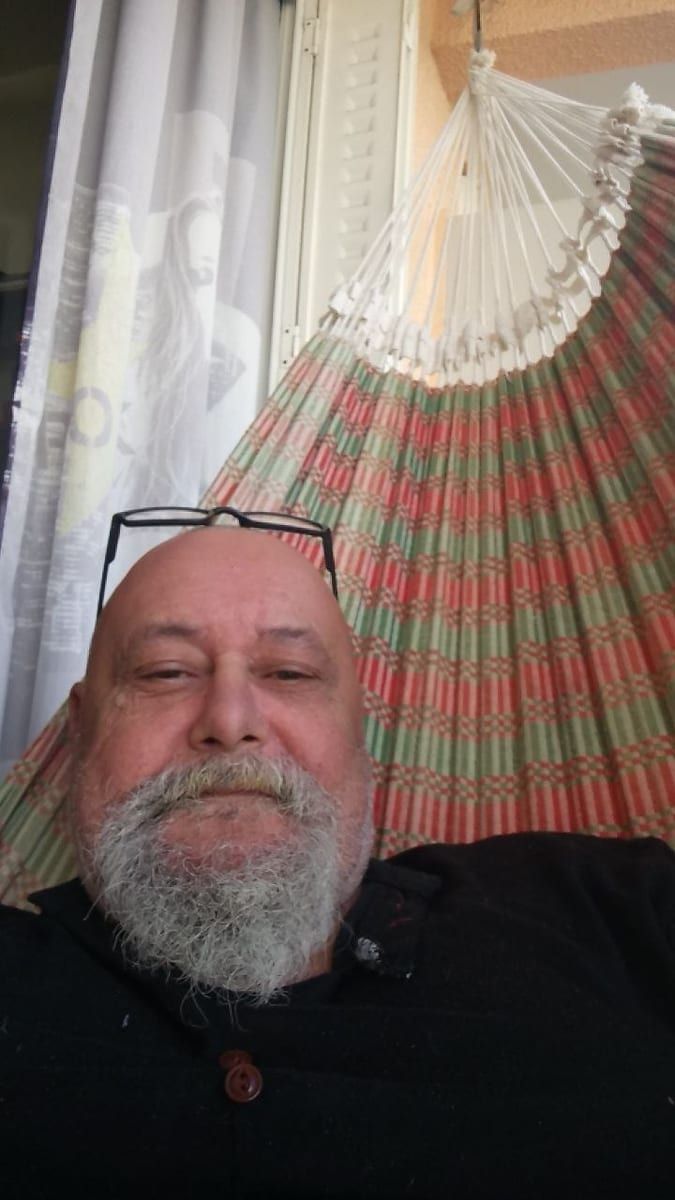 Alassane - Site gay gratuit à Grüsch Profil de Alassane, 41 ans, Site gay gratuit à Grüsch (Grisons)