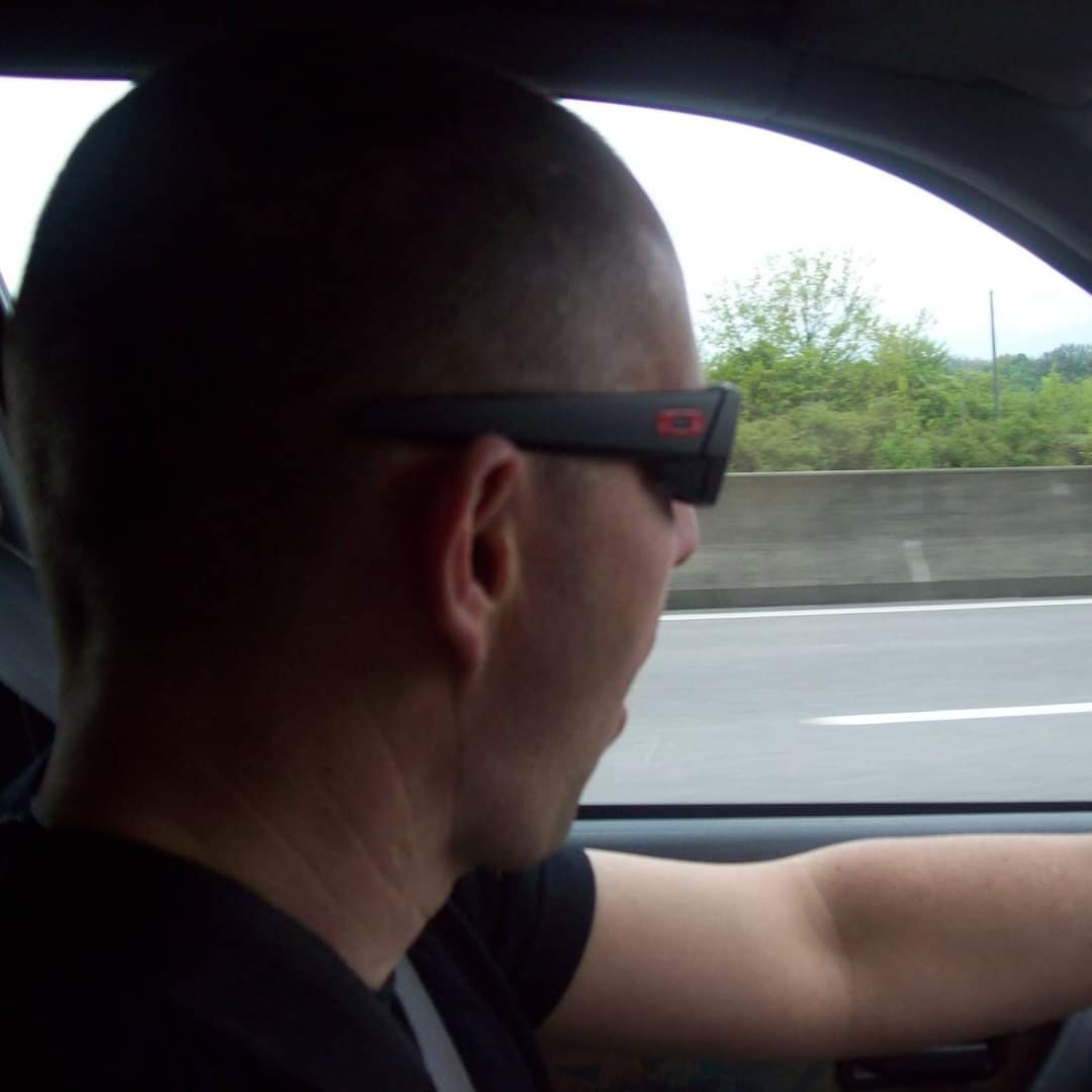 Sire - Site gay gratuit à Undervelier Profil de Sire, 32 ans, Site gay gratuit à Undervelier (Jura)