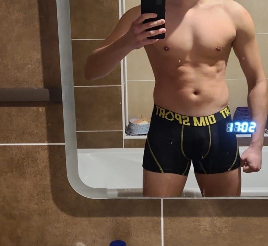 Cheickh - Site gay gratuit à Worb Profil de Cheickh, 24 ans, Site gay gratuit à Worb (Berne)