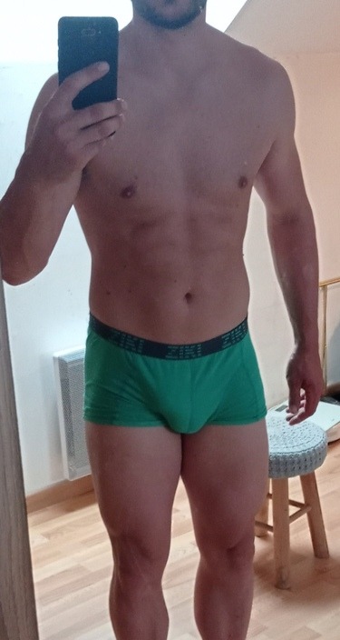 Artin - Site gay gratuit à Villarsel-le-Gibloux Profil de Artin, 28 ans, Site gay gratuit à Villarsel-le-Gibloux (Fribourg)