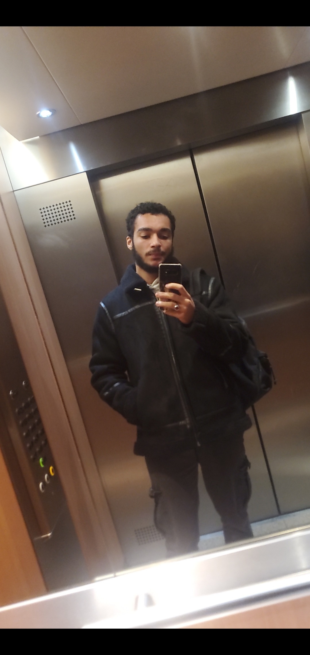 Adi - Site gay gratuit à Farnern Profil de Adi, 44 ans, Site gay gratuit à Farnern (Berne)