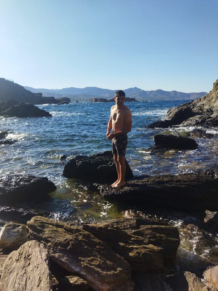 Hessam - Site gay gratuit à Scareglia Profil de Hessam, 37 ans, Site gay gratuit à Scareglia (Tessin)