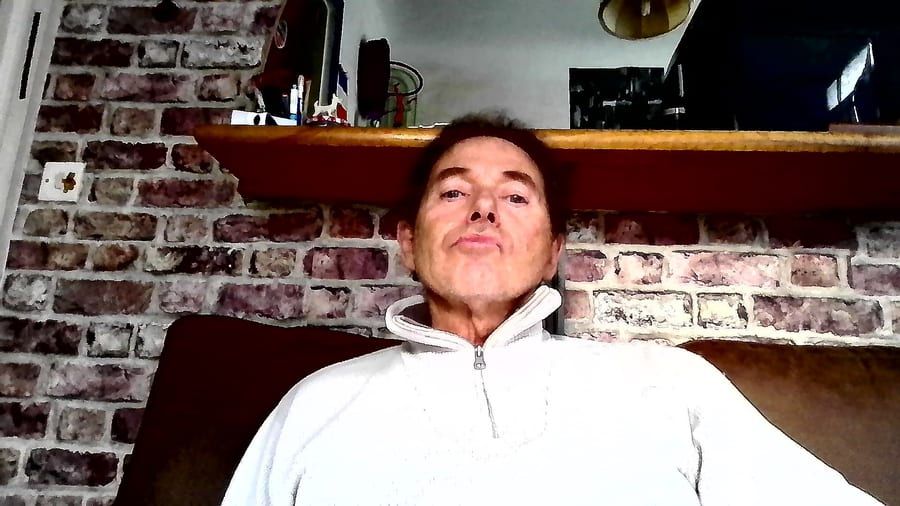 Hilarion - Site gay gratuit à Gnosca Profil de Hilarion, 42 ans, Site gay gratuit à Gnosca (Tessin)
