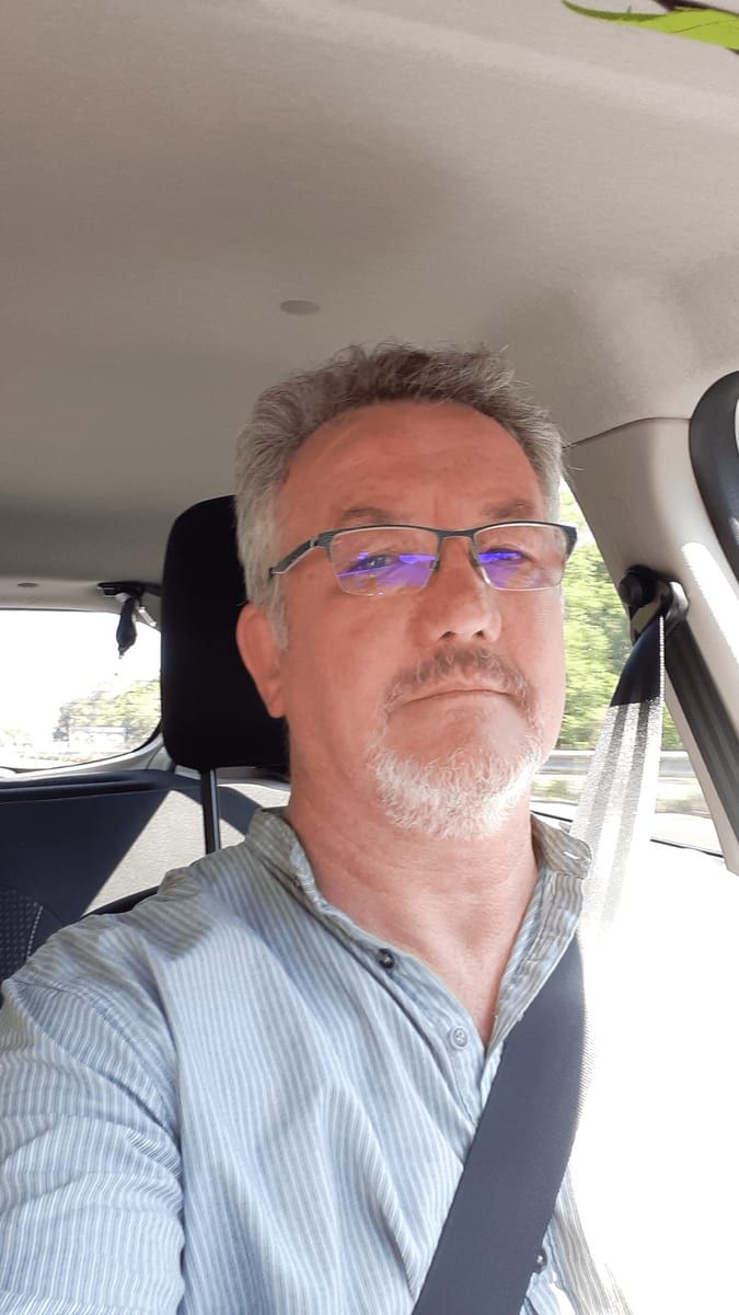Houdhayfa - Site gay gratuit à Scuol Profil de Houdhayfa, 40 ans, Site gay gratuit à Scuol (Grisons)