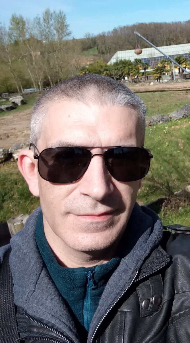 Fallou - Site gay gratuit à Zernez Profil de Fallou, 27 ans, Site gay gratuit à Zernez (Grisons)