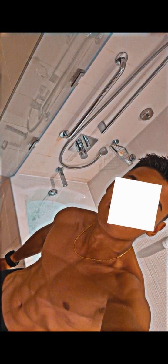 Nilo - Site gay gratuit à St-Maurice Profil de Nilo, 36 ans, Site gay gratuit à St-Maurice (Valais)