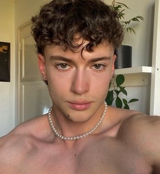 Radhouane - Site gay gratuit à Mur (Vully) VD Profil de Radhouane, 27 ans, Site gay gratuit à Mur (Vully) VD (Vaud)