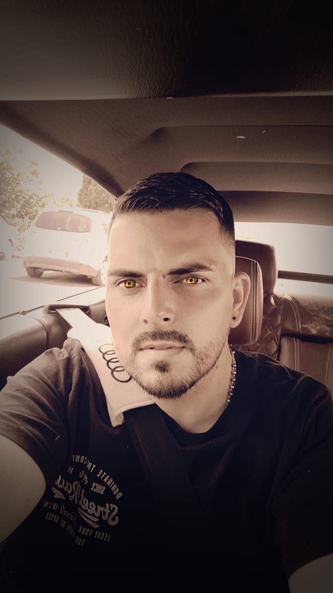 Telio - Site gay gratuit à Wassen UR Profil de Telio, 32 ans, Site gay gratuit à Wassen UR (Uri)