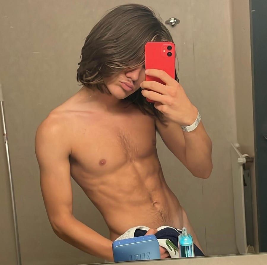 Yehiel - Site gay gratuit à Zumholz Profil de Yehiel, 29 ans, Site gay gratuit à Zumholz (Fribourg)