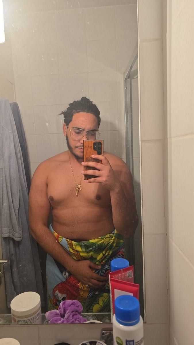 Gora - Site gay gratuit à Stoos SZ Profil de Gora, 39 ans, Site gay gratuit à Stoos SZ (Schwytz)