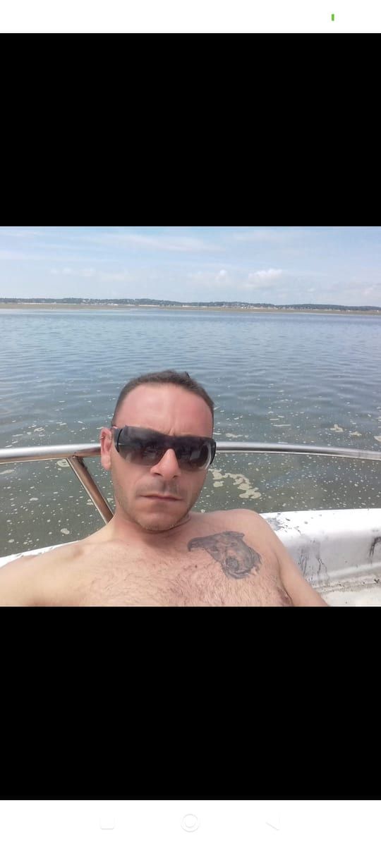 Fadeusz - Site gay gratuit à Wallisellen Profil de Fadeusz, 23 ans, Site gay gratuit à Wallisellen (Zurich)