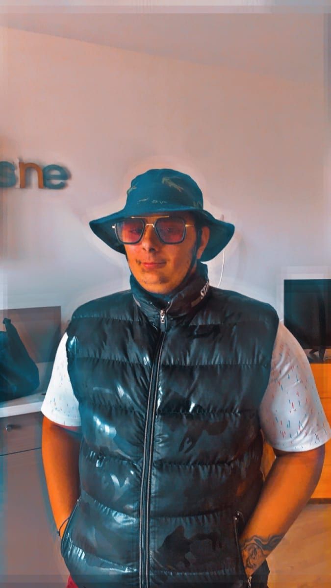 Neven - Site gay gratuit à Vuisternens-devant-Romont Profil de Neven, 32 ans, Site gay gratuit à Vuisternens-devant-Romont (Fribourg)