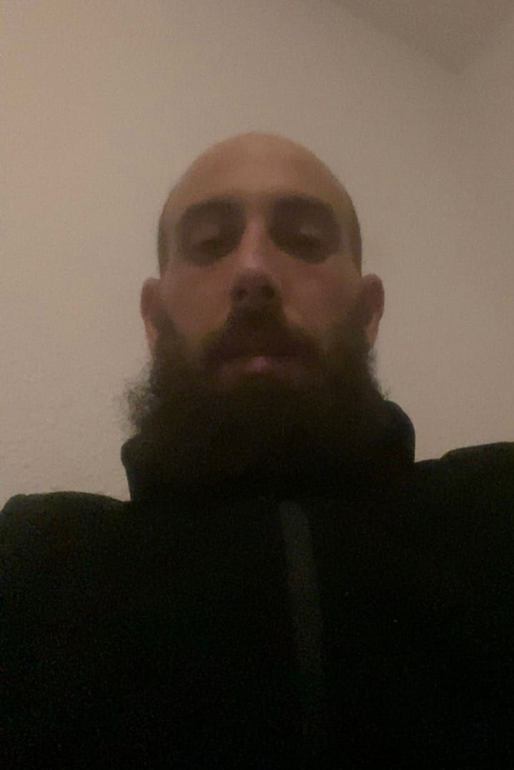 Kenneth - Site gay gratuit à Courrendlin Profil de Kenneth, 40 ans, Site gay gratuit à Courrendlin (Jura)