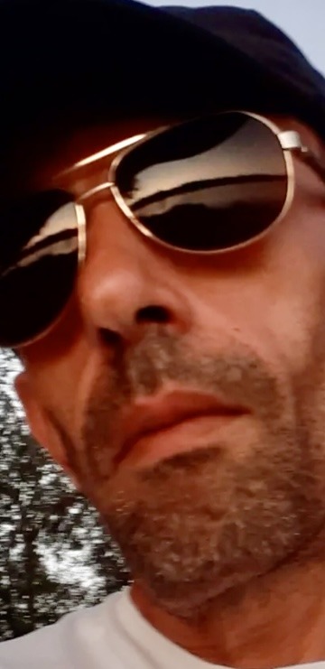 Jordhan - Site gay gratuit à Hellbühl Profil de Jordhan, 26 ans, Site gay gratuit à Hellbühl (Lucerne)