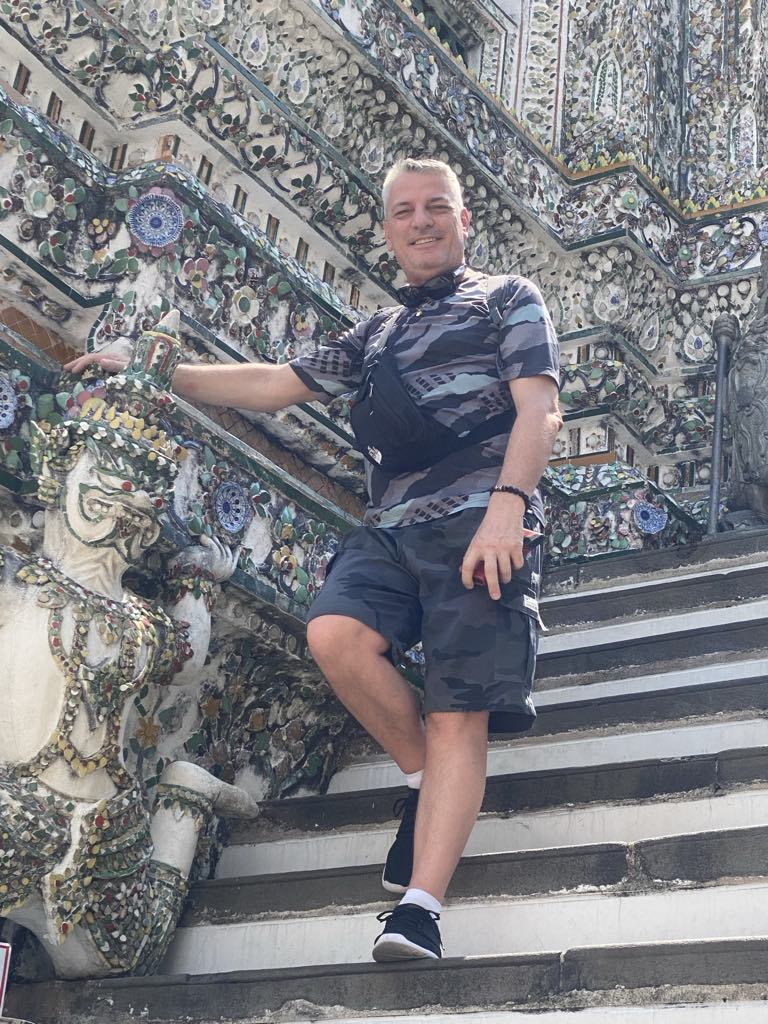 Alix - Site gay gratuit à Tschiertschen Profil de Alix, 26 ans, Site gay gratuit à Tschiertschen (Grisons)