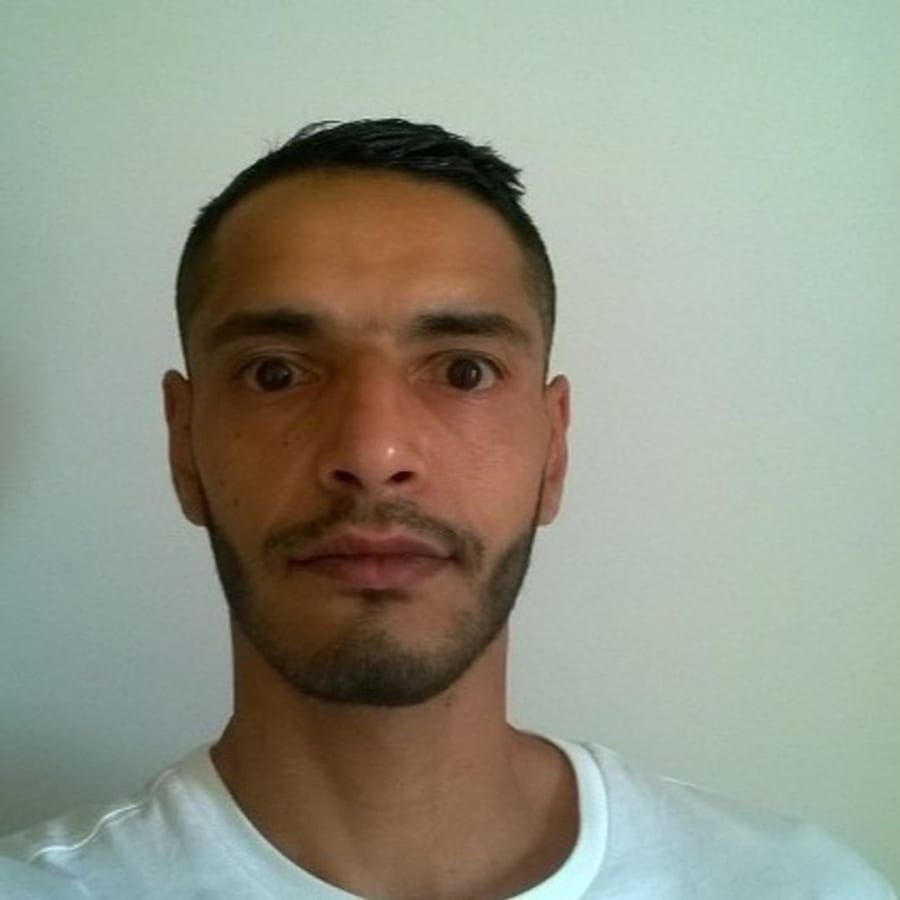 Mohsin - Site gay gratuit à Lü Profil de Mohsin, 44 ans, Site gay gratuit à Lü (Grisons)