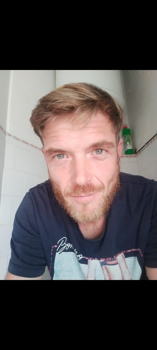 Gideon - Site gay gratuit à Hellsau Profil de Gideon, 37 ans, Site gay gratuit à Hellsau (Berne)
