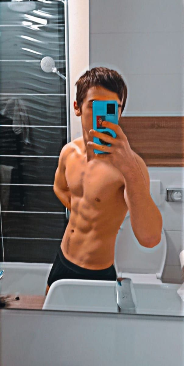 Sethi - Site gay gratuit à St. Niklausen OW Profil de Sethi, 23 ans, Site gay gratuit à St. Niklausen OW (Obwald)