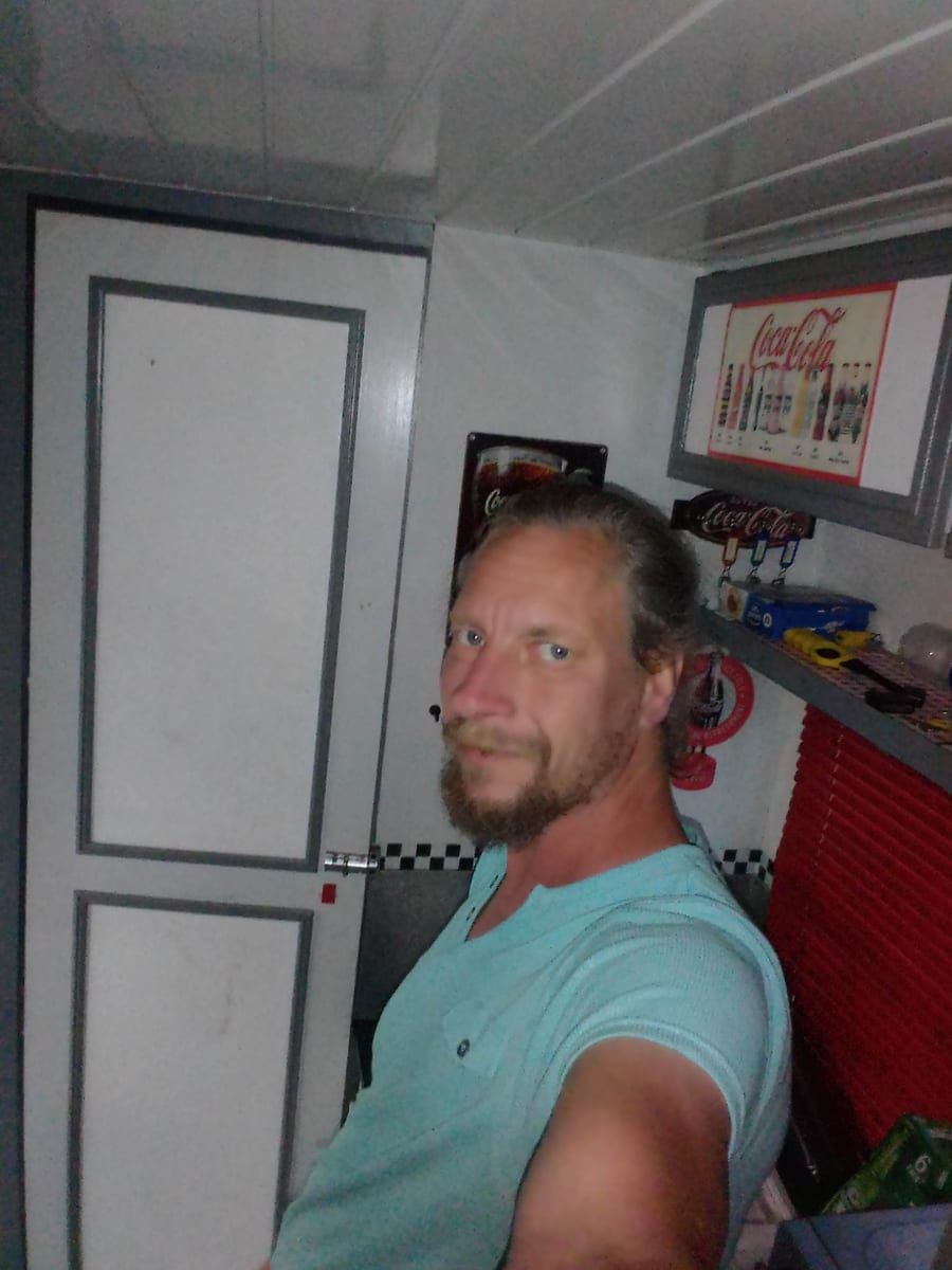 Gilmar - Site gay gratuit à Trimmis Profil de Gilmar, 41 ans, Site gay gratuit à Trimmis (Grisons)