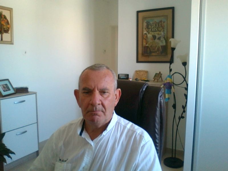 Nadim - Site gay gratuit à Salvan Profil de Nadim, 37 ans, Site gay gratuit à Salvan (Valais)