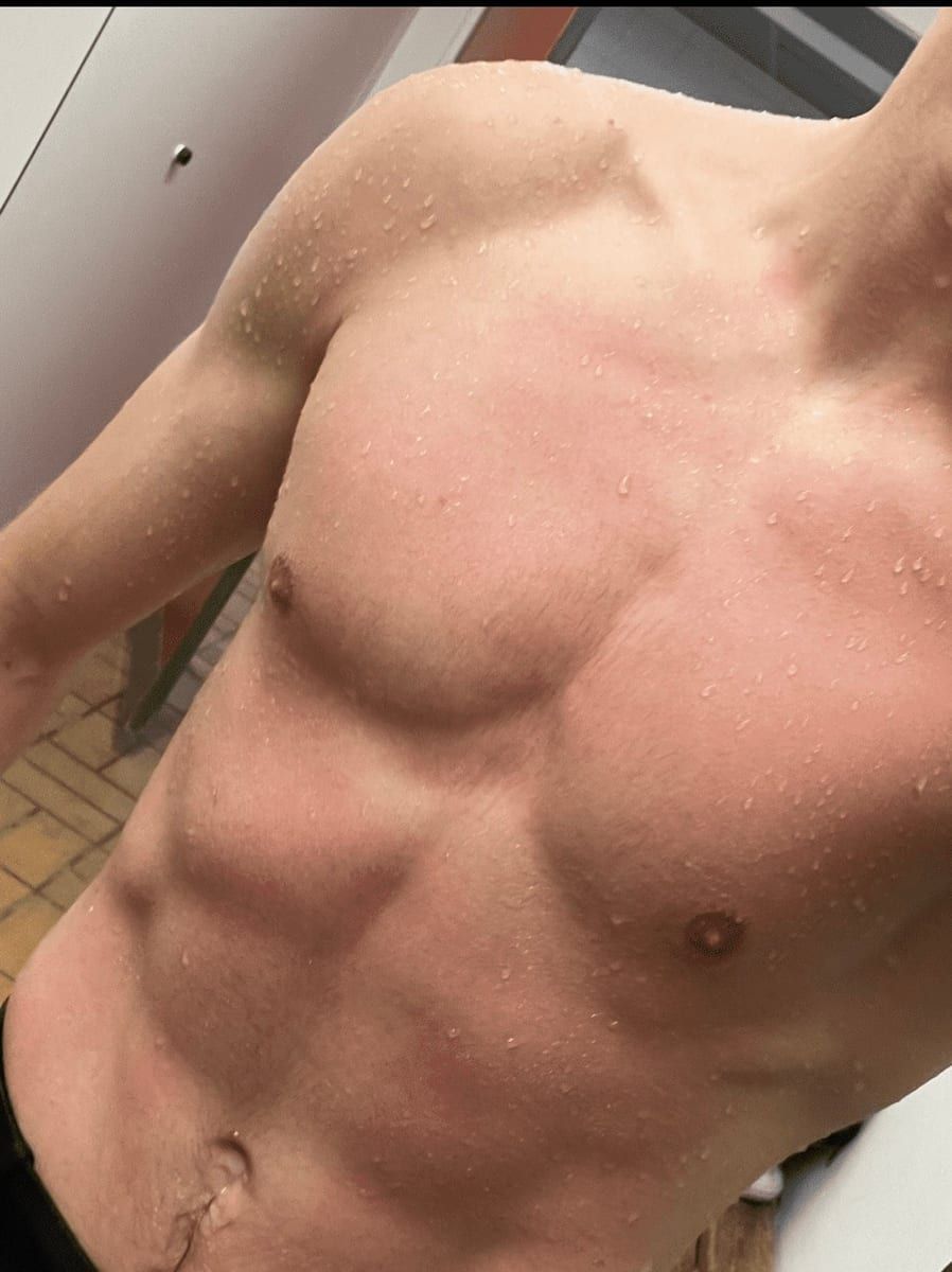 Harisson - Site gay gratuit à Gümmenen Profil de Harisson, 30 ans, Site gay gratuit à Gümmenen (Berne)