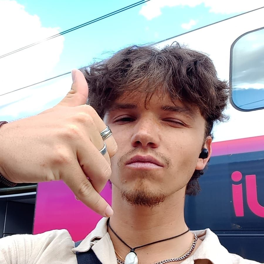 Sylviano - Site gay gratuit à Vilars NE Profil de Sylviano, 22 ans, Site gay gratuit à Vilars NE (Neuchâtel)