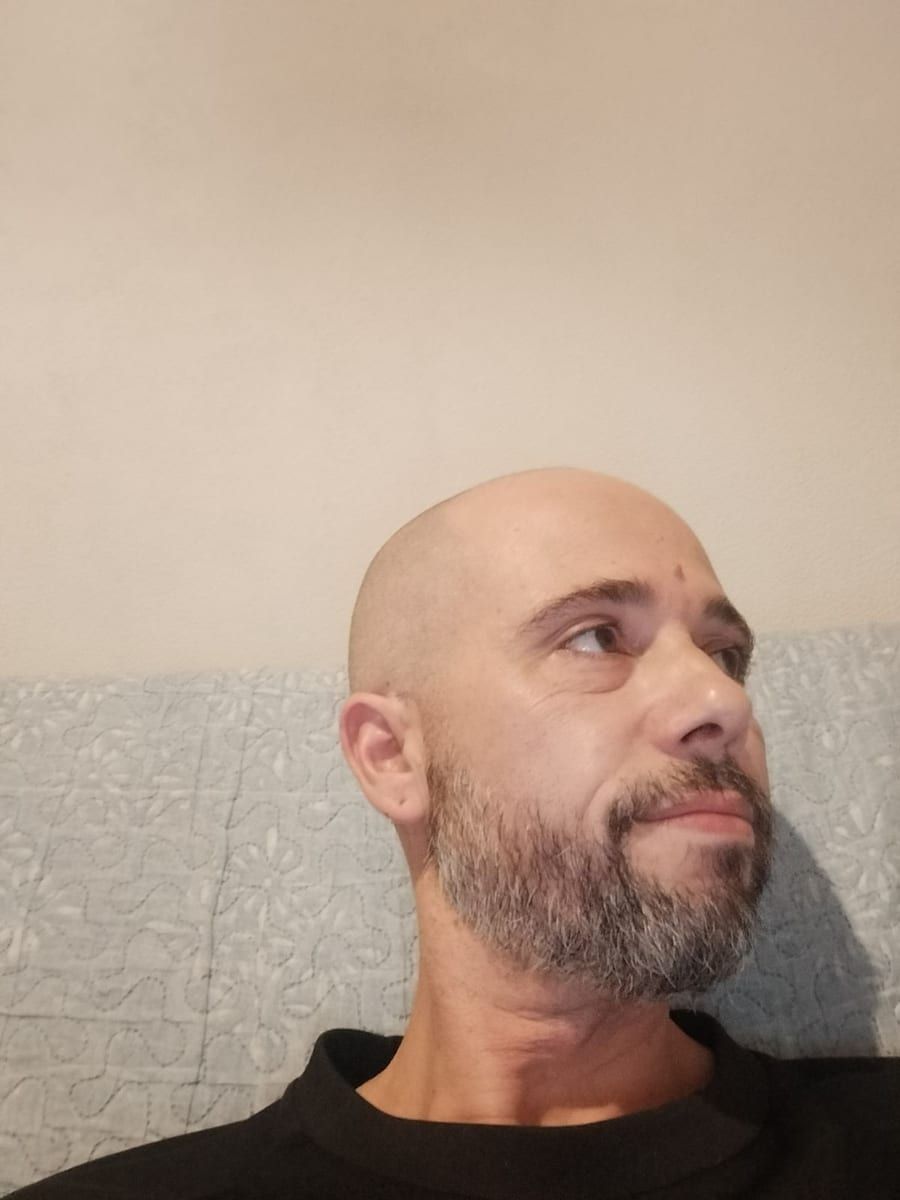 Elwann - Site gay gratuit à Vairano Profil de Elwann, 34 ans, Site gay gratuit à Vairano (Tessin)