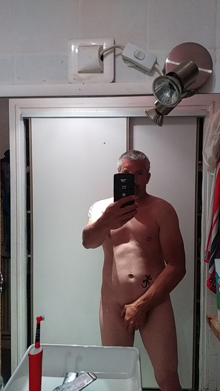 Gwenn - Site gay gratuit à Plan-les-Ouates Profil de Gwenn, 33 ans, Site gay gratuit à Plan-les-Ouates (Genève)