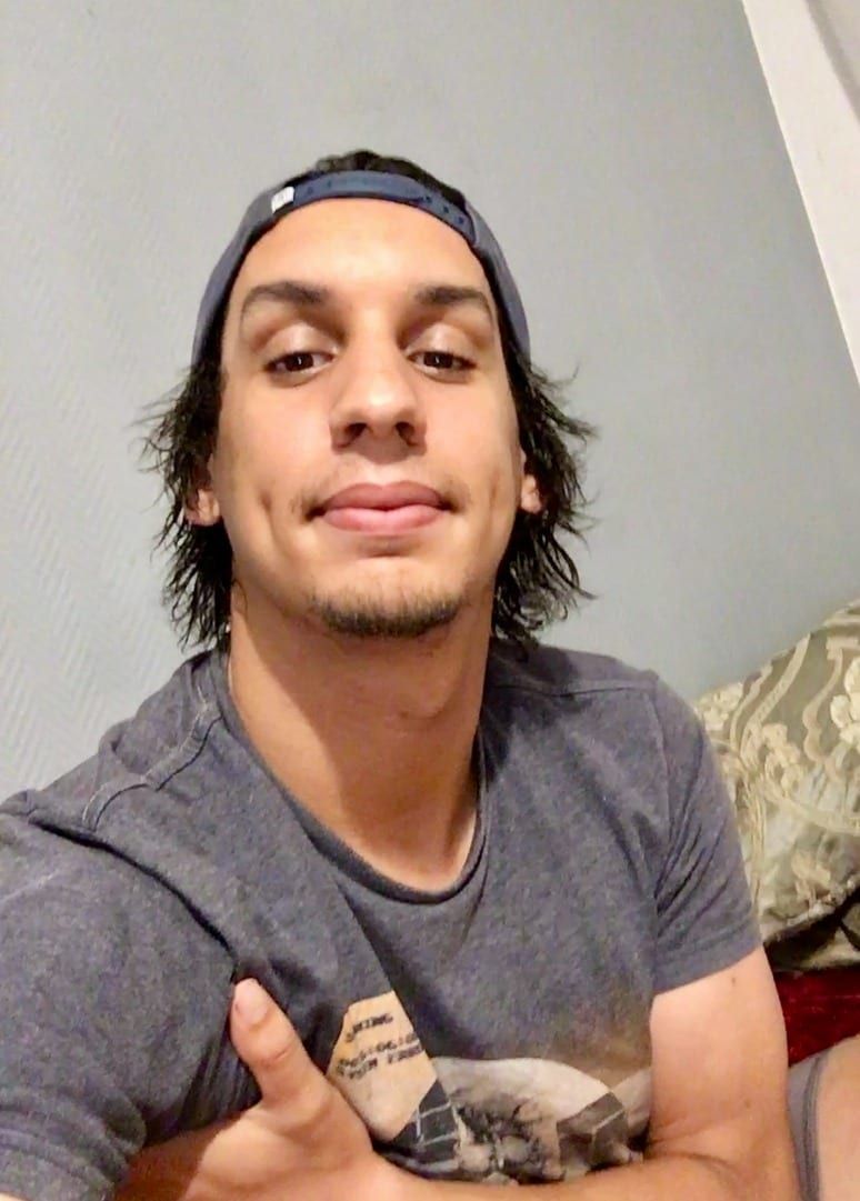 Khaled - Site gay gratuit à Horgenberg Profil de Khaled, 33 ans, Site gay gratuit à Horgenberg (Zurich)