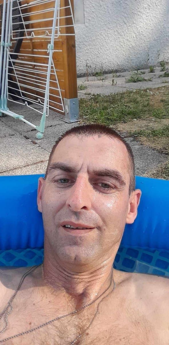 Profil de Andrzej, 36 ans, Site gay gratuit à Allens (Vaud)