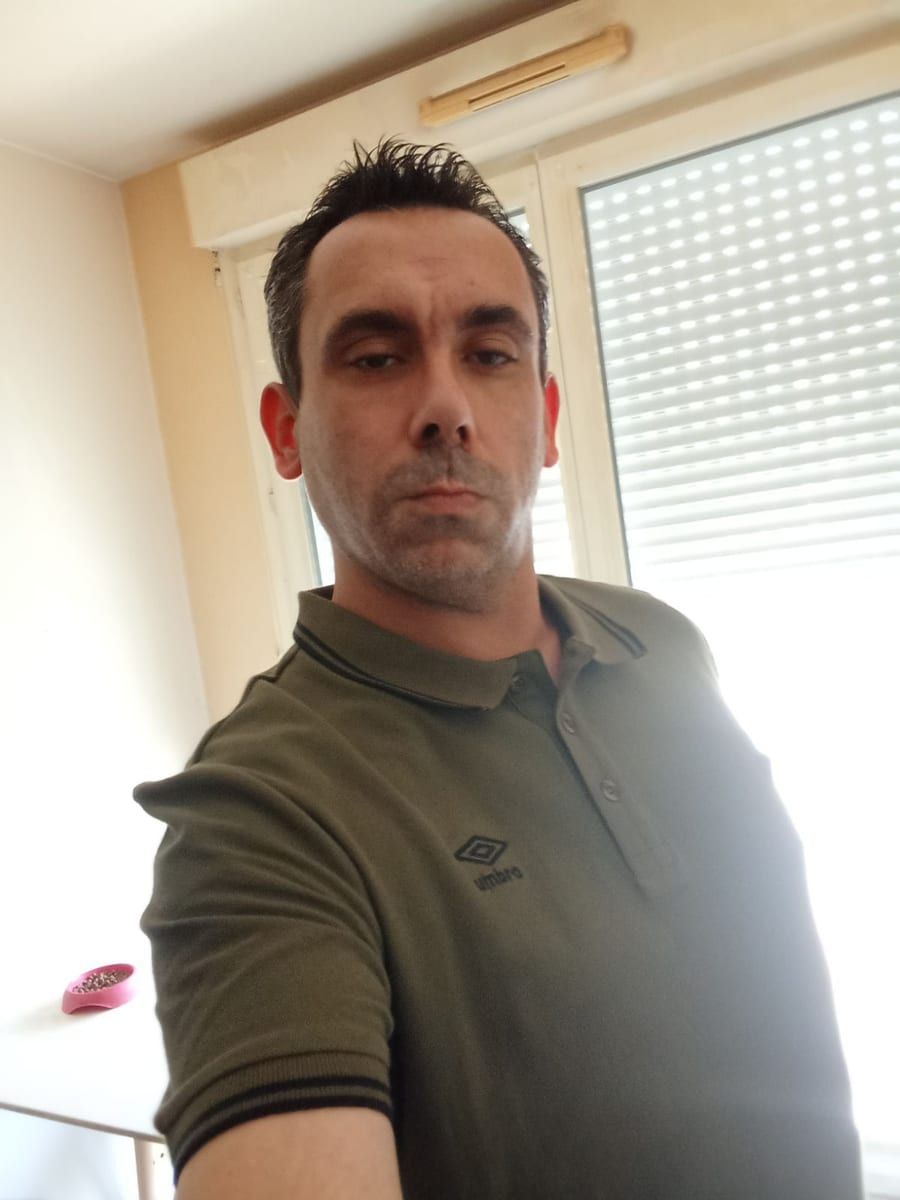 Profil de Vick, 44 ans, Site gay gratuit à Haslen AI (Appenzell Rhodes-Intérieures)