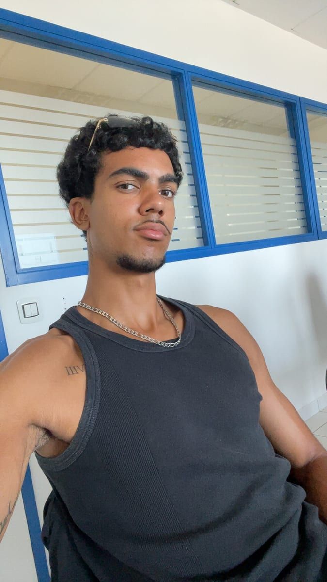Vasco - Site gay gratuit à Ohmstal Profil de Vasco, 38 ans, Site gay gratuit à Ohmstal (Lucerne)