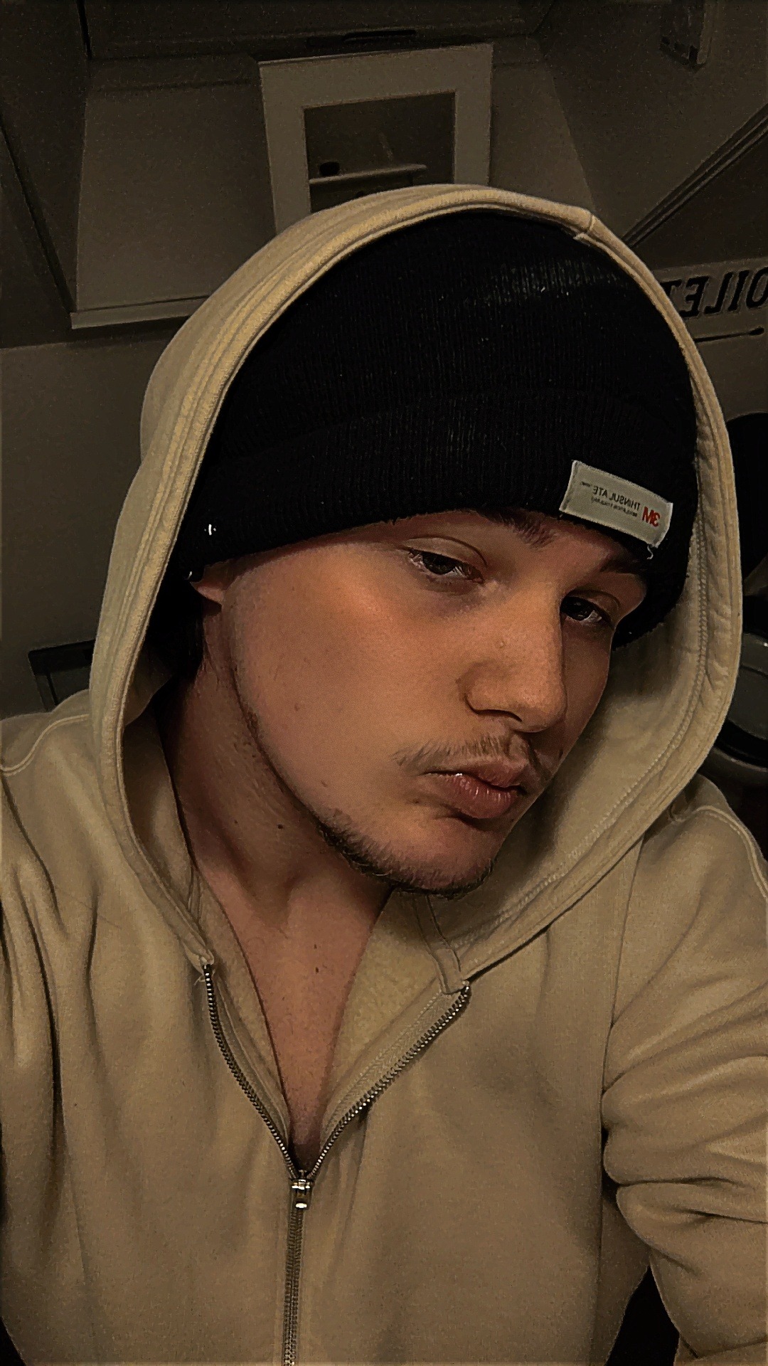 Stellan - Site gay gratuit à Zumholz Profil de Stellan, 36 ans, Site gay gratuit à Zumholz (Fribourg)