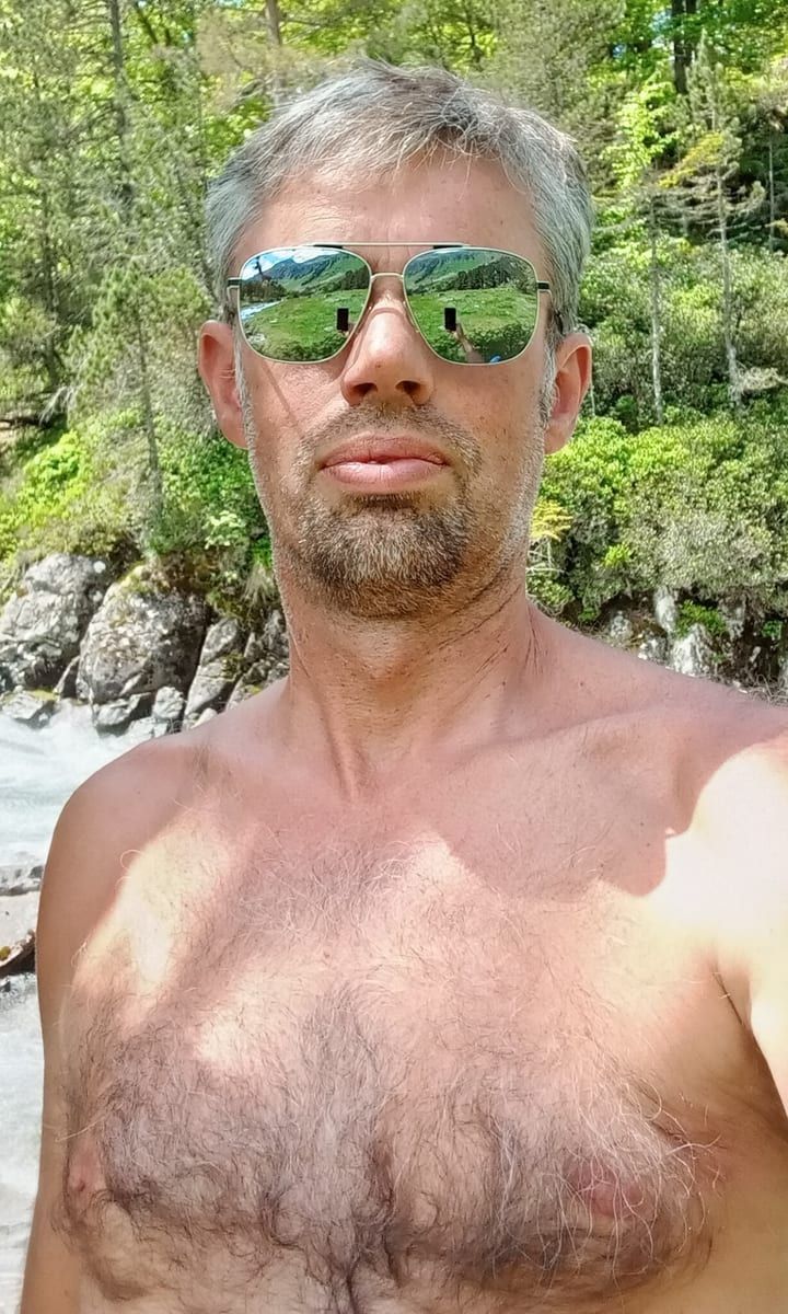 Wally - Site gay gratuit à Unterterzen Profil de Wally, 43 ans, Site gay gratuit à Unterterzen (Saint-Gall)