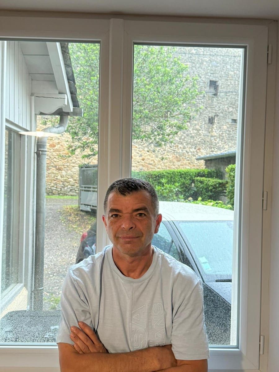 Jezy - Site gay gratuit à Ranzo Profil de Jezy, 35 ans, Site gay gratuit à Ranzo (Tessin)