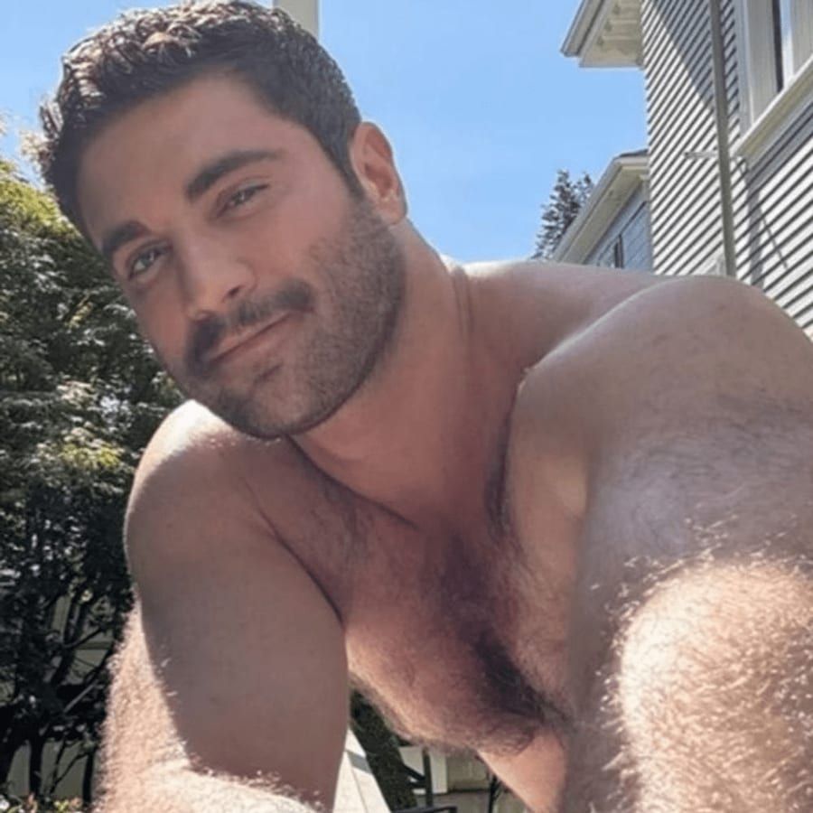 Elyes - Site gay gratuit à Steinerberg Profil de Elyes, 24 ans, Site gay gratuit à Steinerberg (Schwytz)