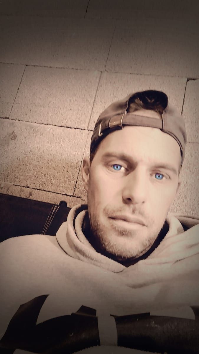 Elien - Site gay gratuit à Grancia Profil de Elien, 45 ans, Site gay gratuit à Grancia (Tessin)