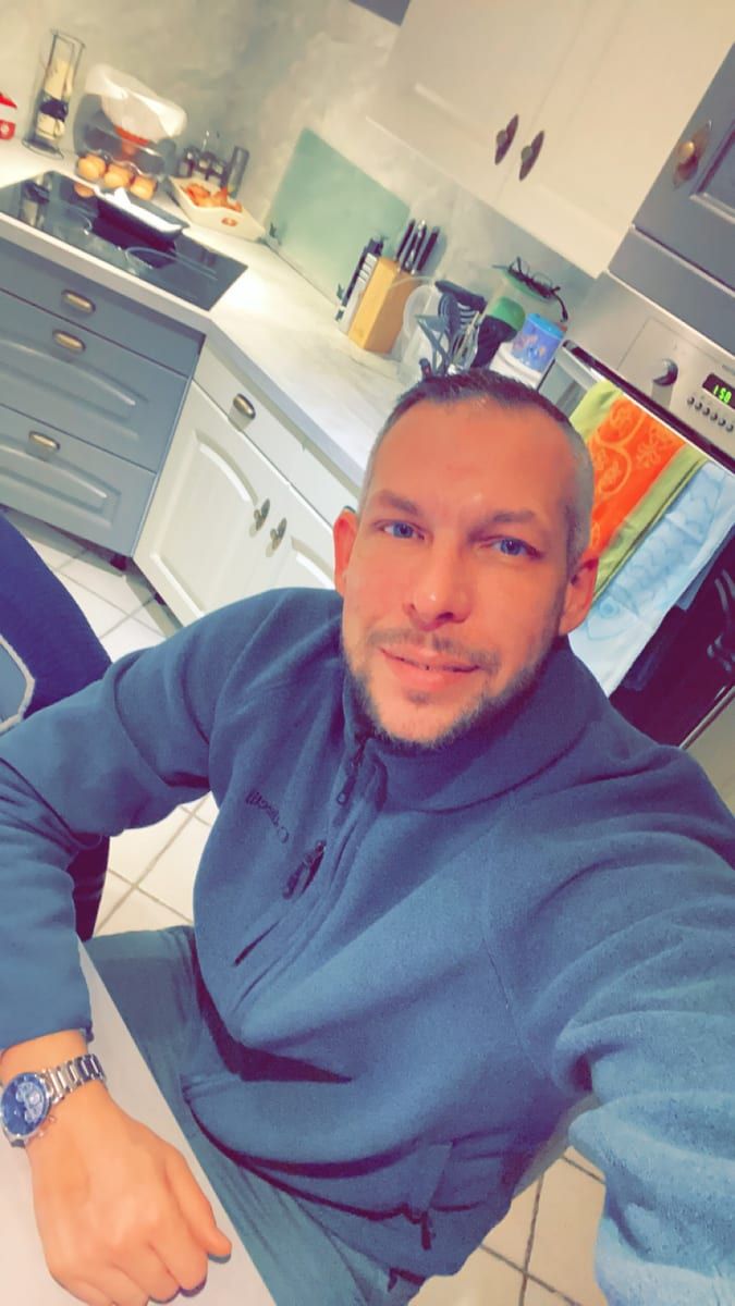 Profil de Maikel, 31 ans, Site gay gratuit à Travers (Neuchâtel)