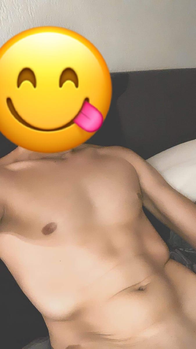 Titouane - Site gay gratuit à Kottwil Profil de Titouane, 44 ans, Site gay gratuit à Kottwil (Lucerne)