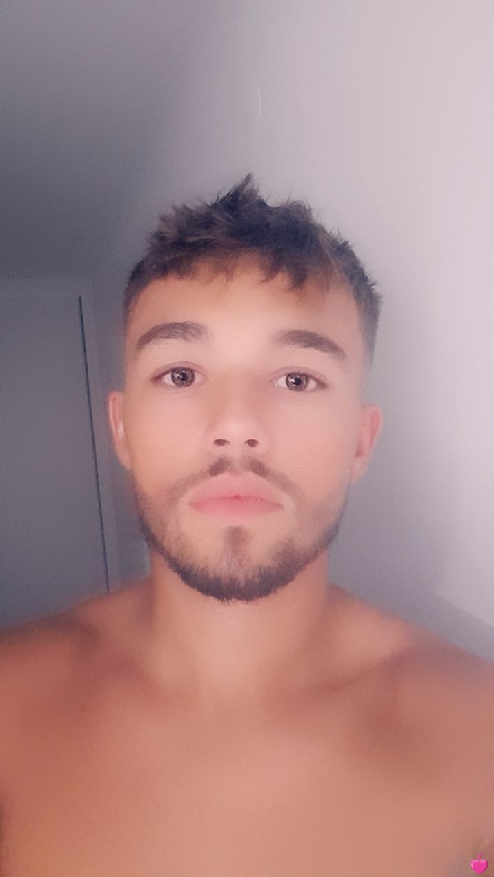 Allan - Site gay gratuit à Dardin Profil de Allan, 29 ans, Site gay gratuit à Dardin (Grisons)