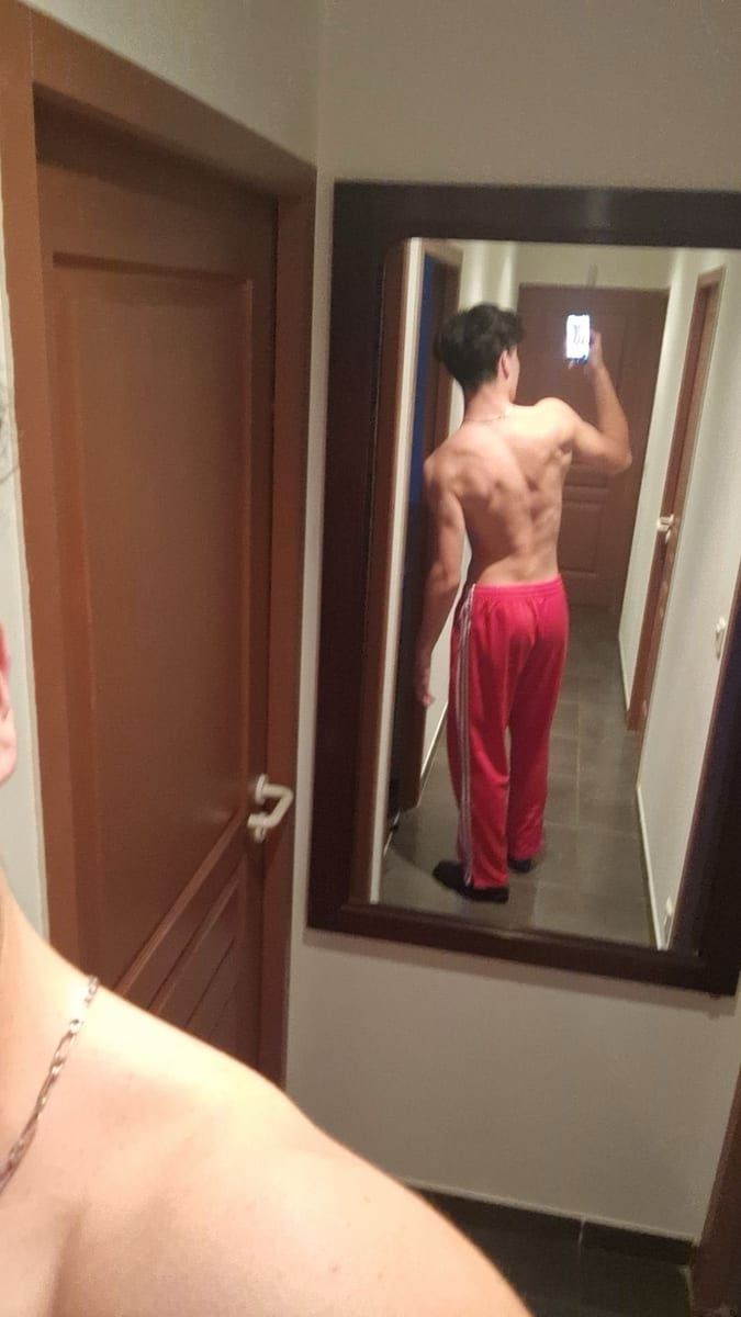 Brad - Site gay gratuit à Brunegg Profil de Brad, 31 ans, Site gay gratuit à Brunegg (Argovie)